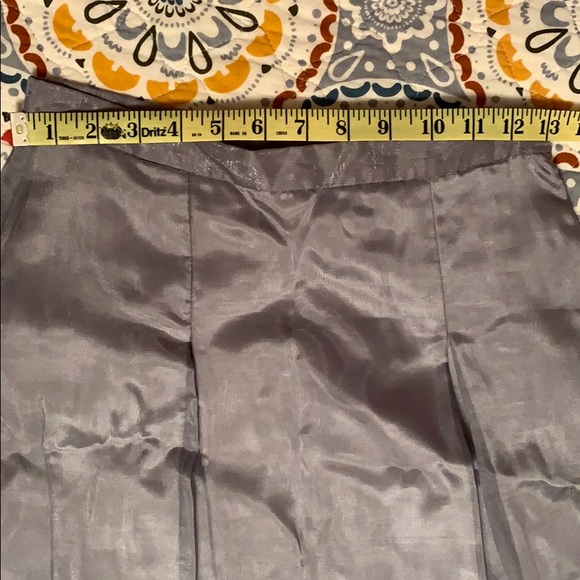 Long silver skirt with box pleats - Picture 3 of 3